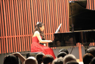祝贺韩丽庆雯双钢琴演奏音乐会圆满成功！