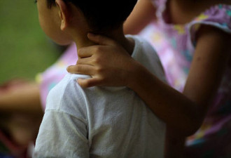 菲律宾父母为生计逼迫孩子在网上直播性行为