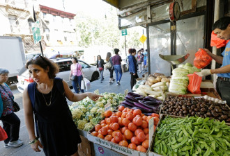 专家揭秘：为何华人超市的蔬菜水果超级便宜？