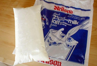 Neilson袋装牛奶瘦身4升变3升 公司接投诉道歉