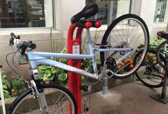 TTC地铁站设立免费自助自行车修理站