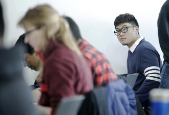 美名牌大学金融系为何停招中国学生？