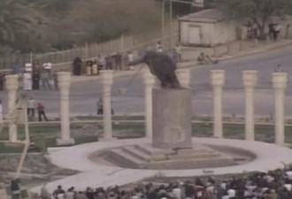 参与推倒萨达姆雕像的伊拉克人后悔:想重竖雕像