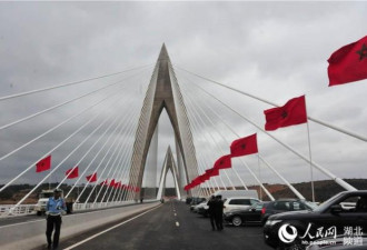 非洲最大斜拉桥 中国给非洲兄弟造妥了