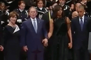 小布什参加追悼会拉着米歇尔起舞 美国网友炸了