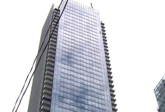多伦多四季酒店高空玻璃破裂