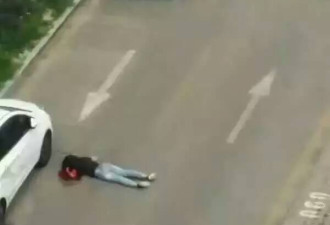 慎入：两女子因情感纠葛北京街头惨遭割喉