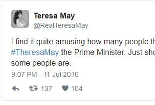 英国新首相的推特怎么在宣传一个艳星？