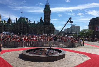 图片集锦：4万人聚国会山庆祝加拿大149岁生日