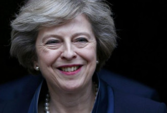 她如何不战而胜 依靠公投成英国首相