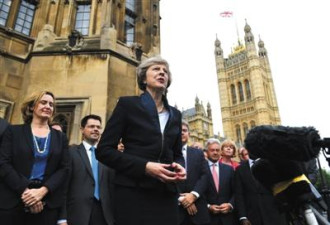 英国新铁娘子今就任首相 被称为时尚女魔头