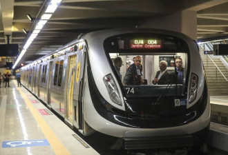 里约奥运地铁今终于开通 列车中国造