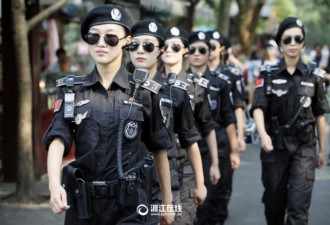 高温下的G20女子巡逻队 一天换三套制服
