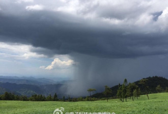 昆明主城区突降暴雨 场面壮观 似云中瀑布