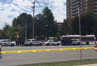 多伦多有人持刀劫持央街巴士 大批特警到场！