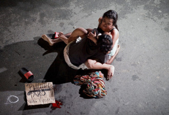 菲律宾强力禁毒续：毒贩横尸街头 十万人自首