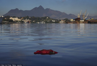 实拍巴西奥运场地：浮尸垃圾，如屎水一般