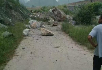 广西梧州发生5.4级地震 巨石滚落 墙体开裂