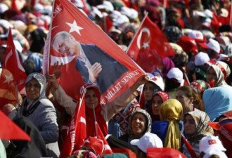 土耳其举行大规模民众集会 拥护总统 全国转播