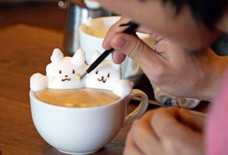 咖啡师创作3D拿铁 猫捉鱼那杯简直满满的脑洞