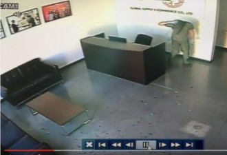 盗贼低头行窃华裔办公室 全程被录像
