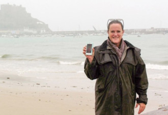 奇迹：女子手机掉落大海1个月后失而复得