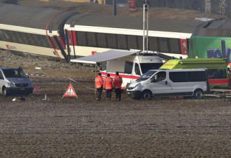 男子在瑞士一列火车上用刀刺伤至少6名乘客