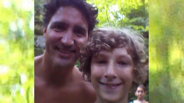 Alexander Godby asked Justin Trudeau for a selfie while their two families were hiking in Gatineau Park and the shirtless prime minister obliged him.