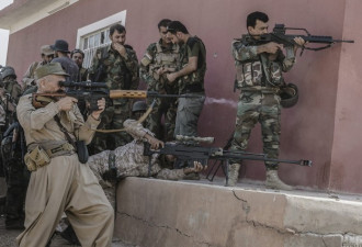 伊拉克库尔德武装与IS发生激战现场