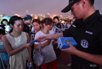 安徽办朋友圈节 近5000人关手机玩丢手绢游戏
