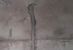 甘肃震区安置房被指豆腐渣工程 墙砖可抽出