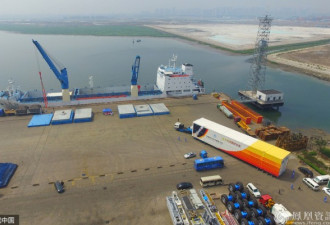 中国“长征五号”新一代火箭启程 前往海南发射