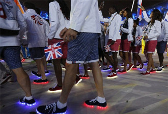 这款让英媒集体高潮的发光鞋 是中国人设计的