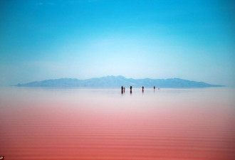 伊朗盐水湖一夜之间变“血湖” 干旱或是主因