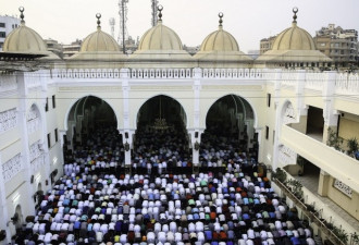 中国近1.5万穆斯林赶赴麦加朝觐