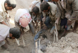 沙特对也门狂轰滥炸 男童遗体震动世界目光