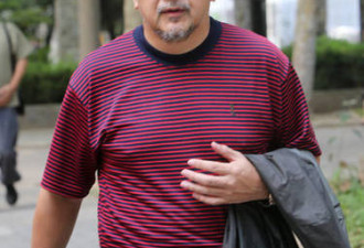 热贴:黄宏亮相破“被抓”谣传鬓苍胡白精神爽
