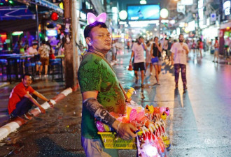 实拍泰国红灯区的纸醉金迷 普吉岛巴东酒吧街