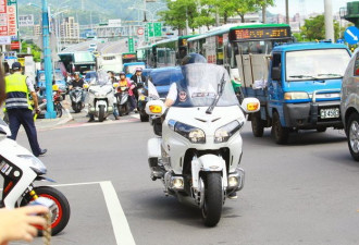 台湾黑帮大佬遭枪杀 3000黑衣人送葬现场