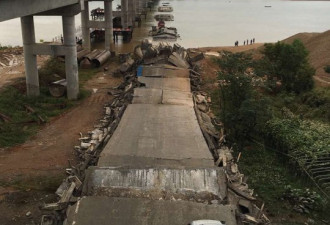 江西泰和县一桥梁坍塌 3辆车被压3人重伤