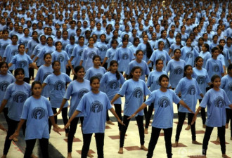 好魔性！印度超过6000名女生集体学习防身术