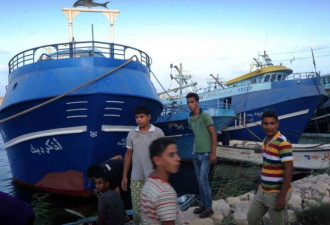 移民船倾覆埃及海致42人遇难 家属悲痛欲绝