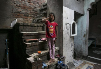 印度悲惨女童诉说被性侵经历 最小当时仅4岁