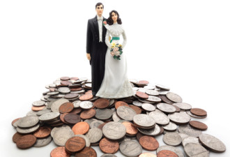 女子靠结婚“挣钱”和5男子领证:结次婚换个省