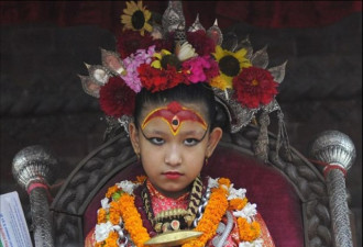 尼泊尔7岁女童被选为活女神 须符合32项条件
