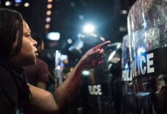黑人美警枪杀黑人 反歧视却成了暴力的借口