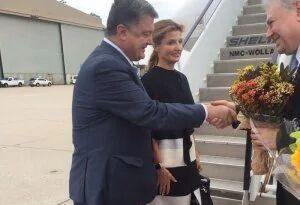 美国迎乌克兰总统 网友：这样的红毯天天都能走