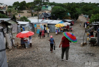 超级飓风马修肆虐海地 美东两州宣布紧急状态