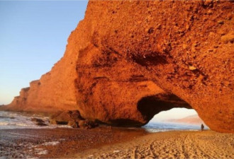 摩洛哥那座大自然鬼斧神工的红拱门塌了…