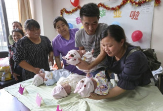 上海四胞胎姐妹平安“长大” 刚出生不到2斤